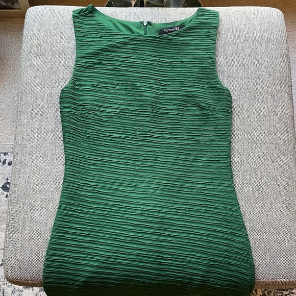 Y2K Vintage Forest Green Ruched Dress, Circa 2008 - Picture 15 of 17